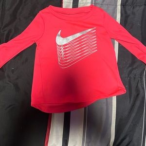 I am selling pink baby Nike long sleeve 12 months